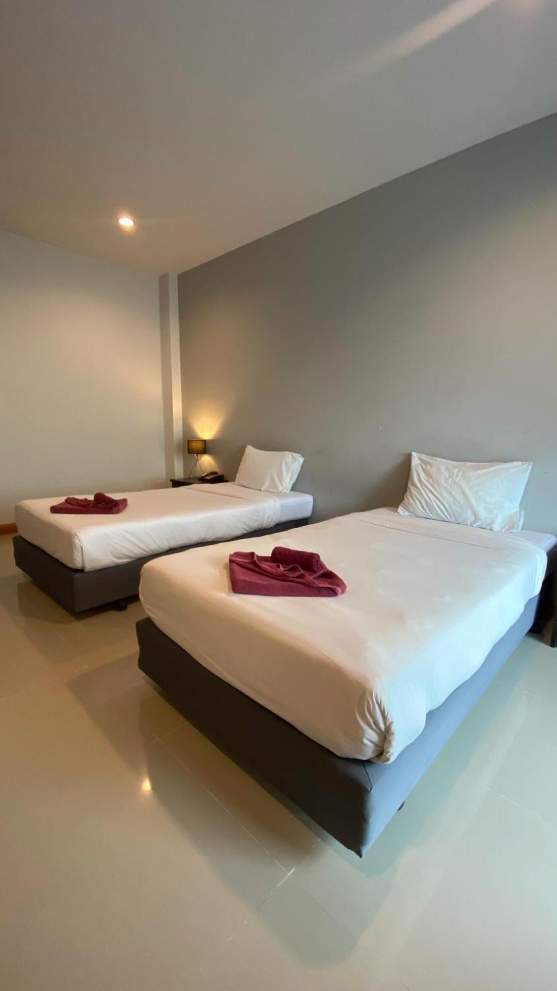 Karon Sea Side Hotell Eksteriør bilde