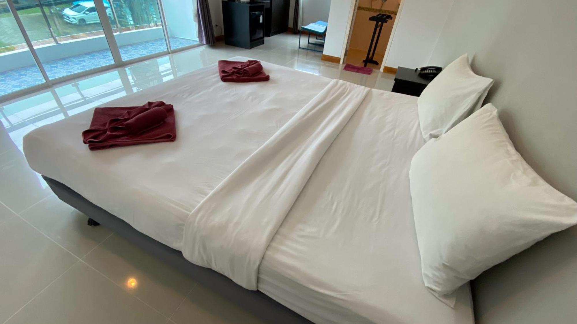 Karon Sea Side Hotell Eksteriør bilde